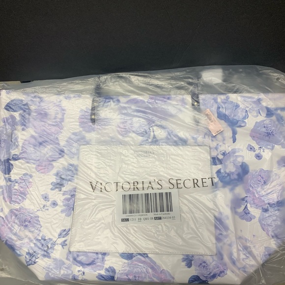 NEW FLORAL VICTORIA SECRET TOTE - Picture 4 of 5